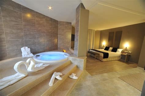 booking habitaciones con jacuzzi.